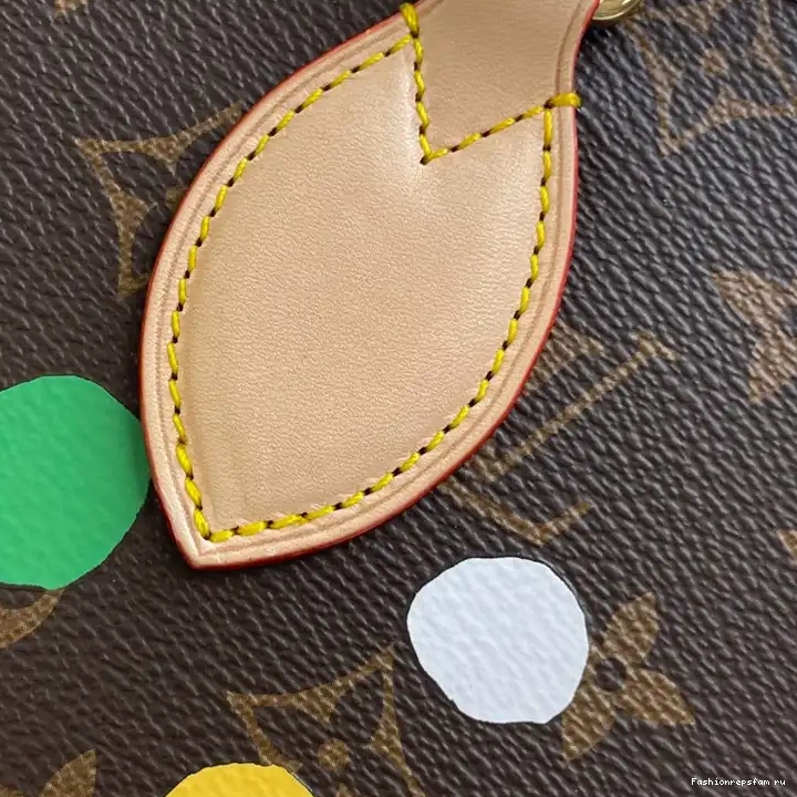 Fashionrepsfam ru LV Bag 2301DJ0002 1028